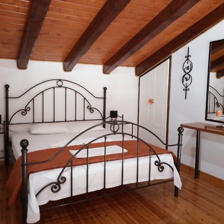 Iron House Apartment Agios Georgios  Exterior foto