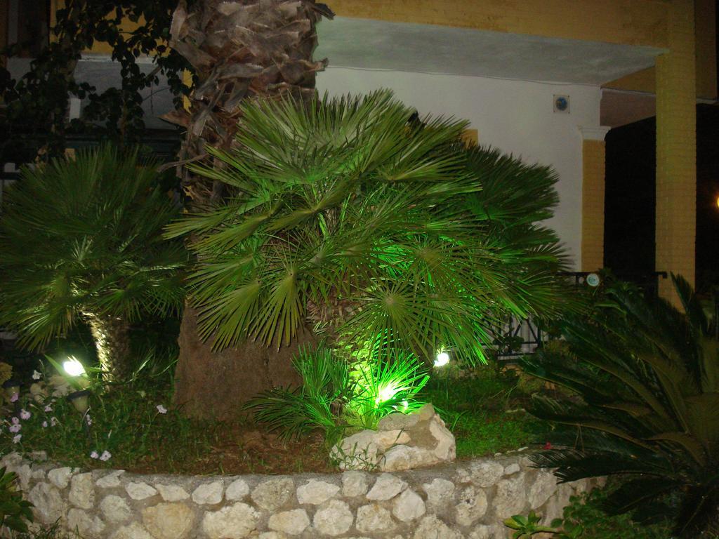 Iron House Apartment Agios Georgios  Exterior foto