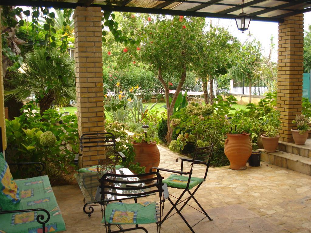 Iron House Apartment Agios Georgios  Exterior foto
