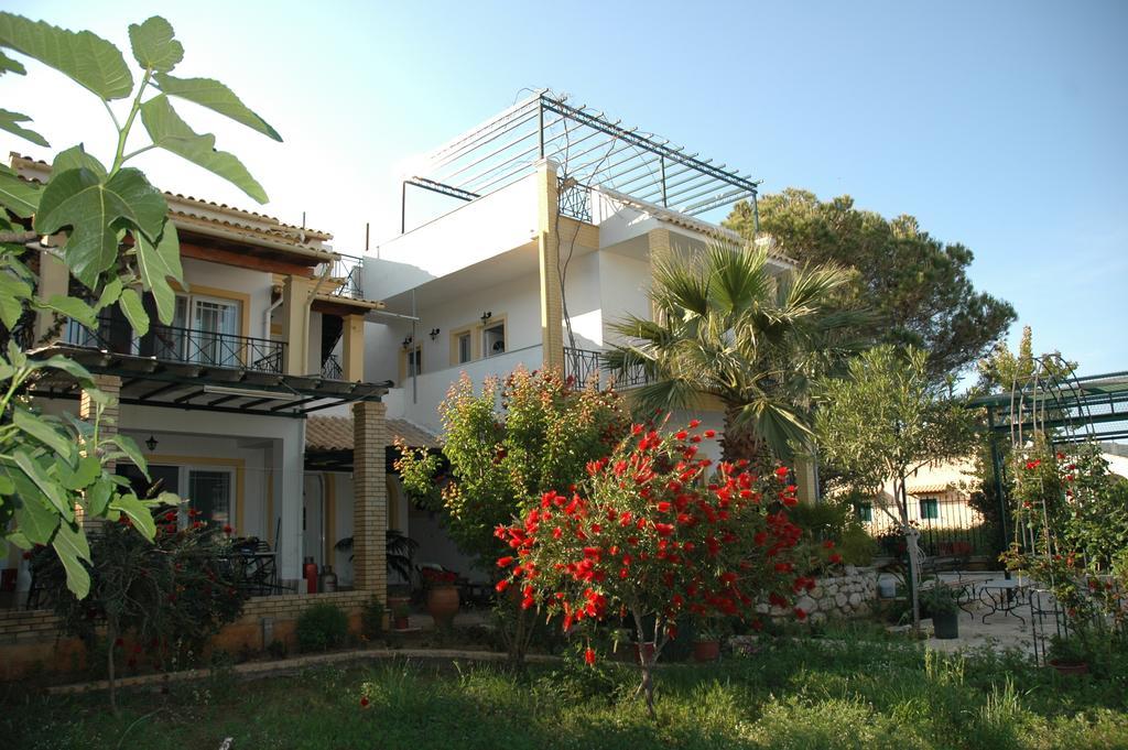 Iron House Apartment Agios Georgios  Exterior foto