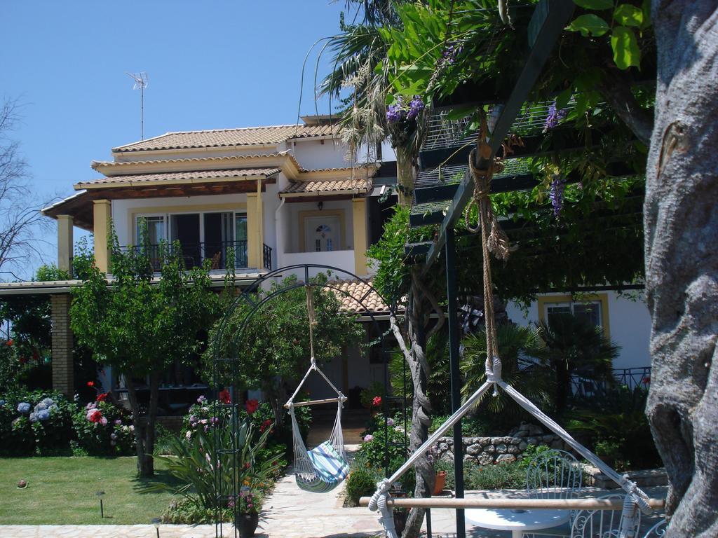 Iron House Apartment Agios Georgios  Exterior foto