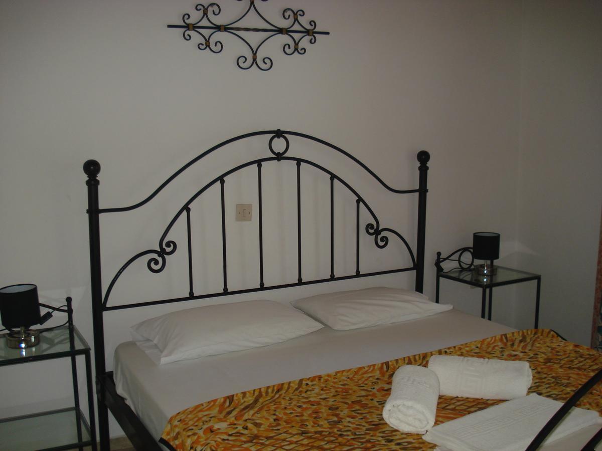 Iron House Apartment Agios Georgios  Exterior foto