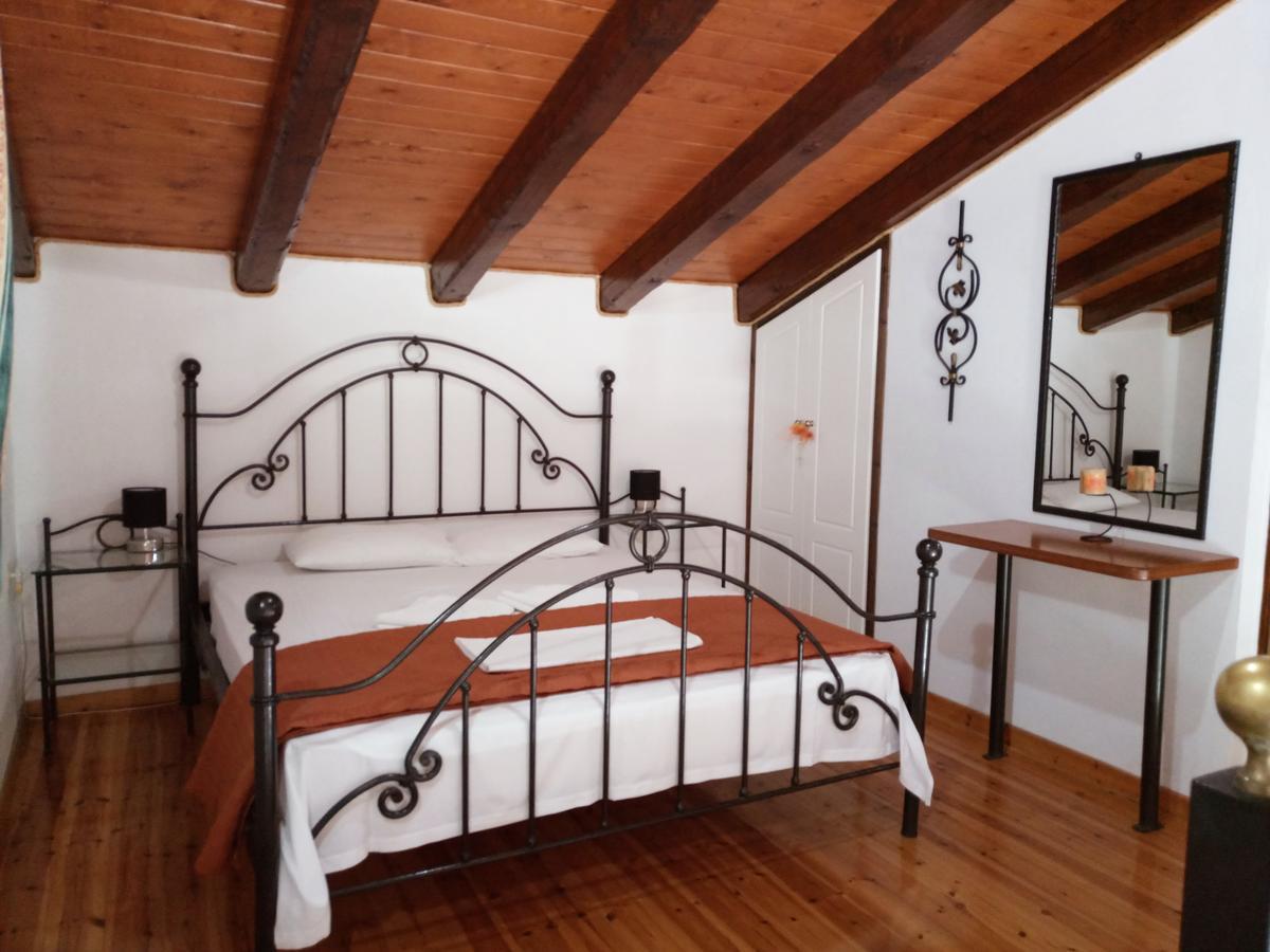 Iron House Apartment Agios Georgios  Exterior foto